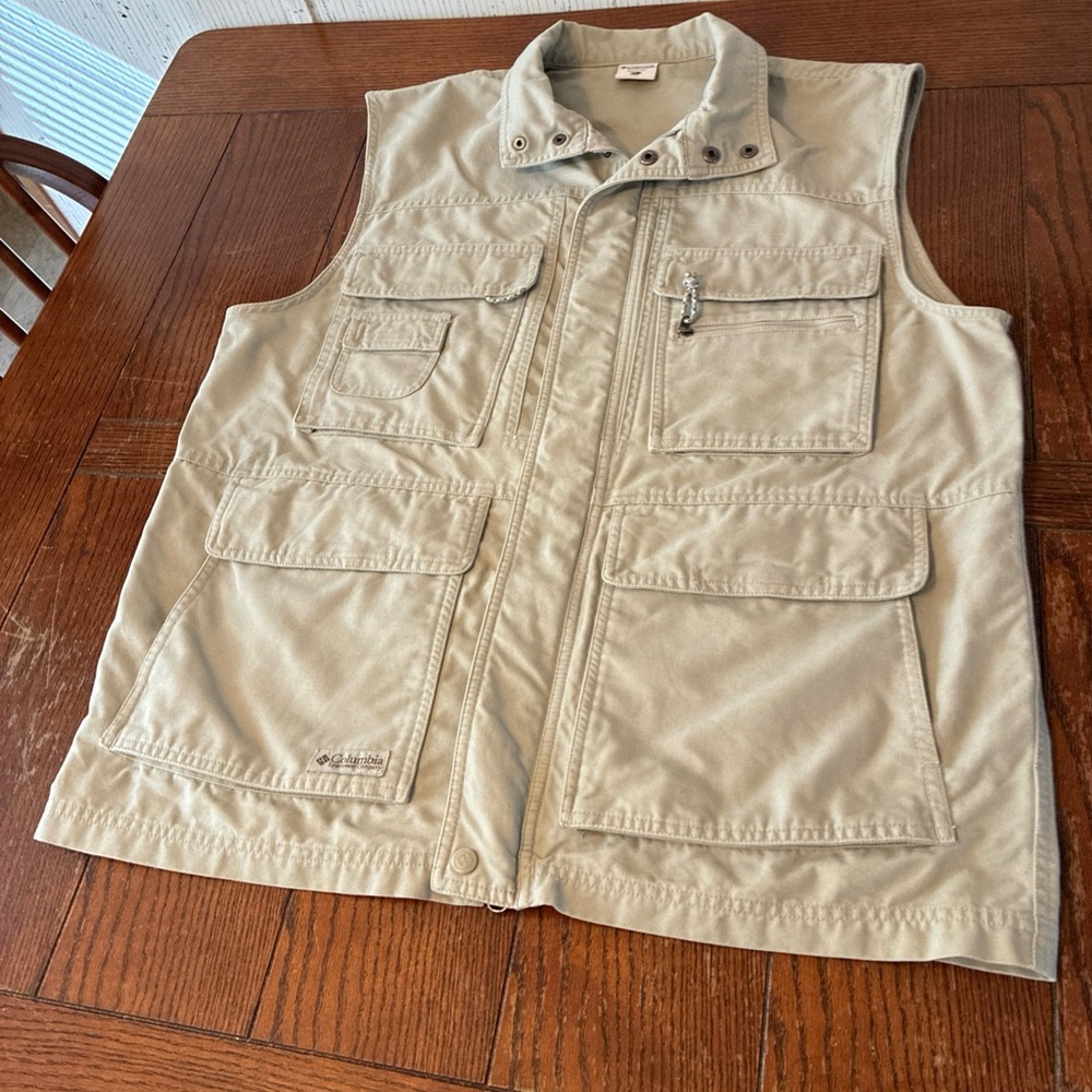 Columbia Roc II Vest Men’s L Beige Cotton Utility Fishing Hiking Travel Outdoors